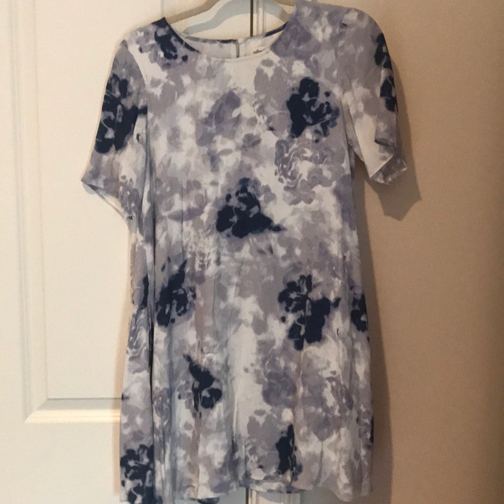 Aritzia flowy dress
